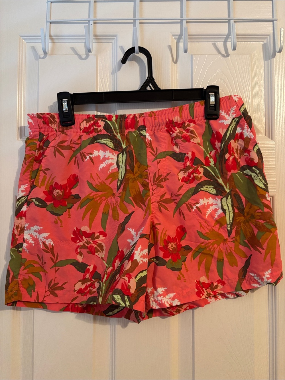 Columbia Women’s Tropical Coral Shorts Size M